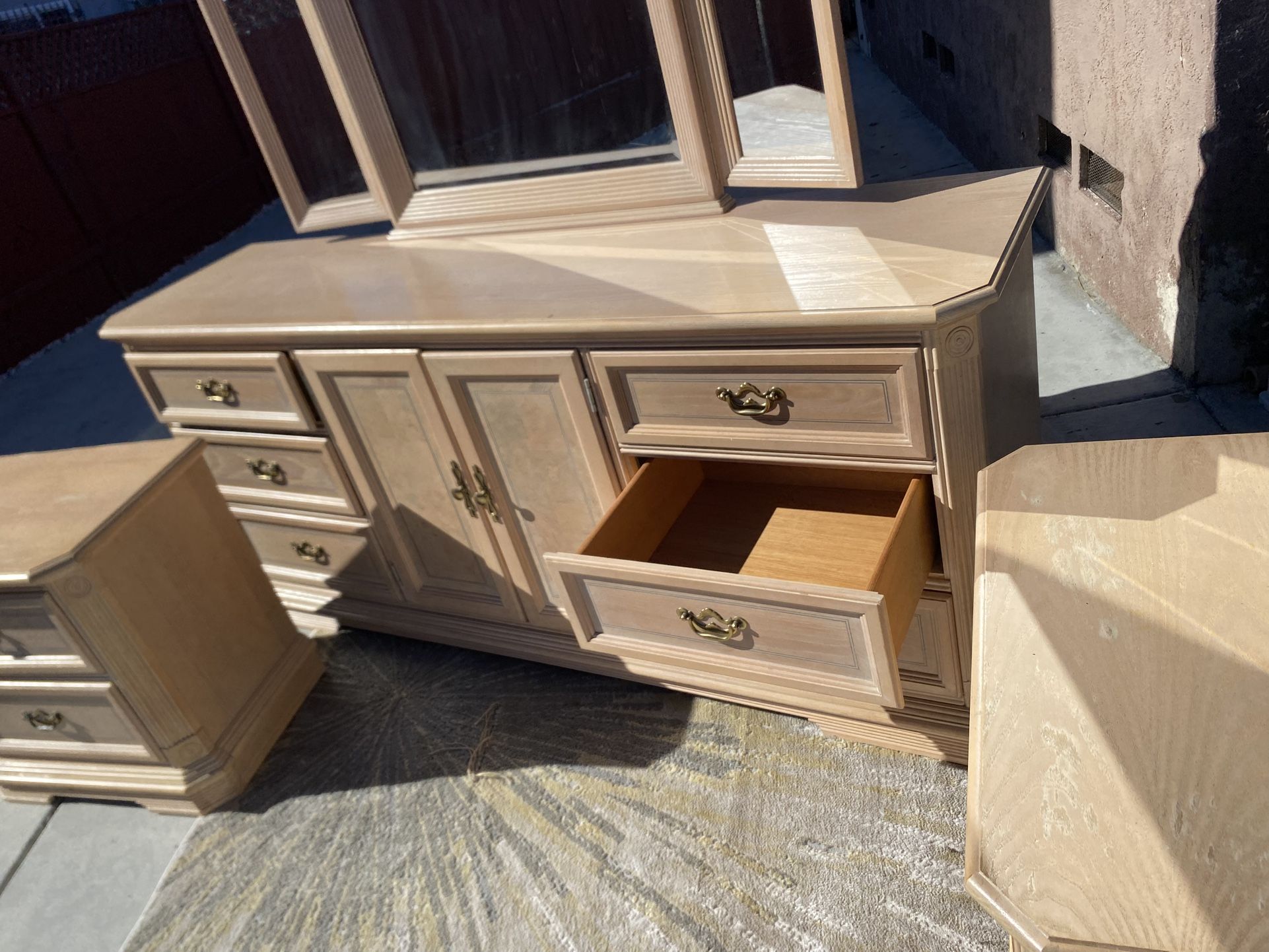 MCM 9 Drawer Xl Wood Dresser Plus 2 Matching Nightstands + Mirror