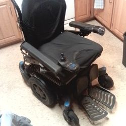 Electric Wheel Chair / Model Q500