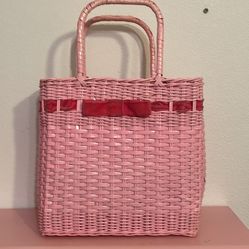Vintage 1950s Rockabilly Pink Wicker Woven Purse Handbag. 9.5”H 11”W 5”D. USED! Read Description!