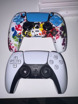 2 ps5 controllers