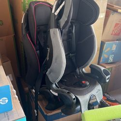 2 Car seats.