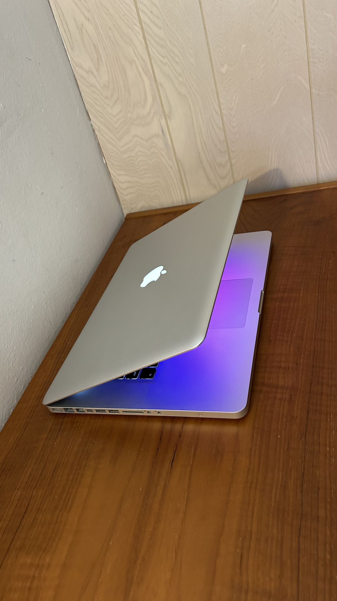 Apple MacBook Pro 15” I7/8GB/256GB SSD $175