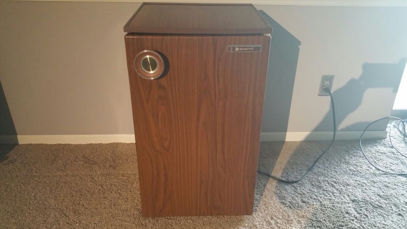 Vintage Sanyo Mini Fridge (Video in Description)