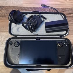 Steam Deck 512GB W/ Dock And 2 Chargers