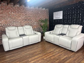 Delivery Available Costco white leather matching recliner loveseat set retails 3800