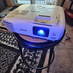 EPSON POWERLITE HDMI PROJECTOR 