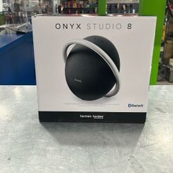 Onyx Studio 8