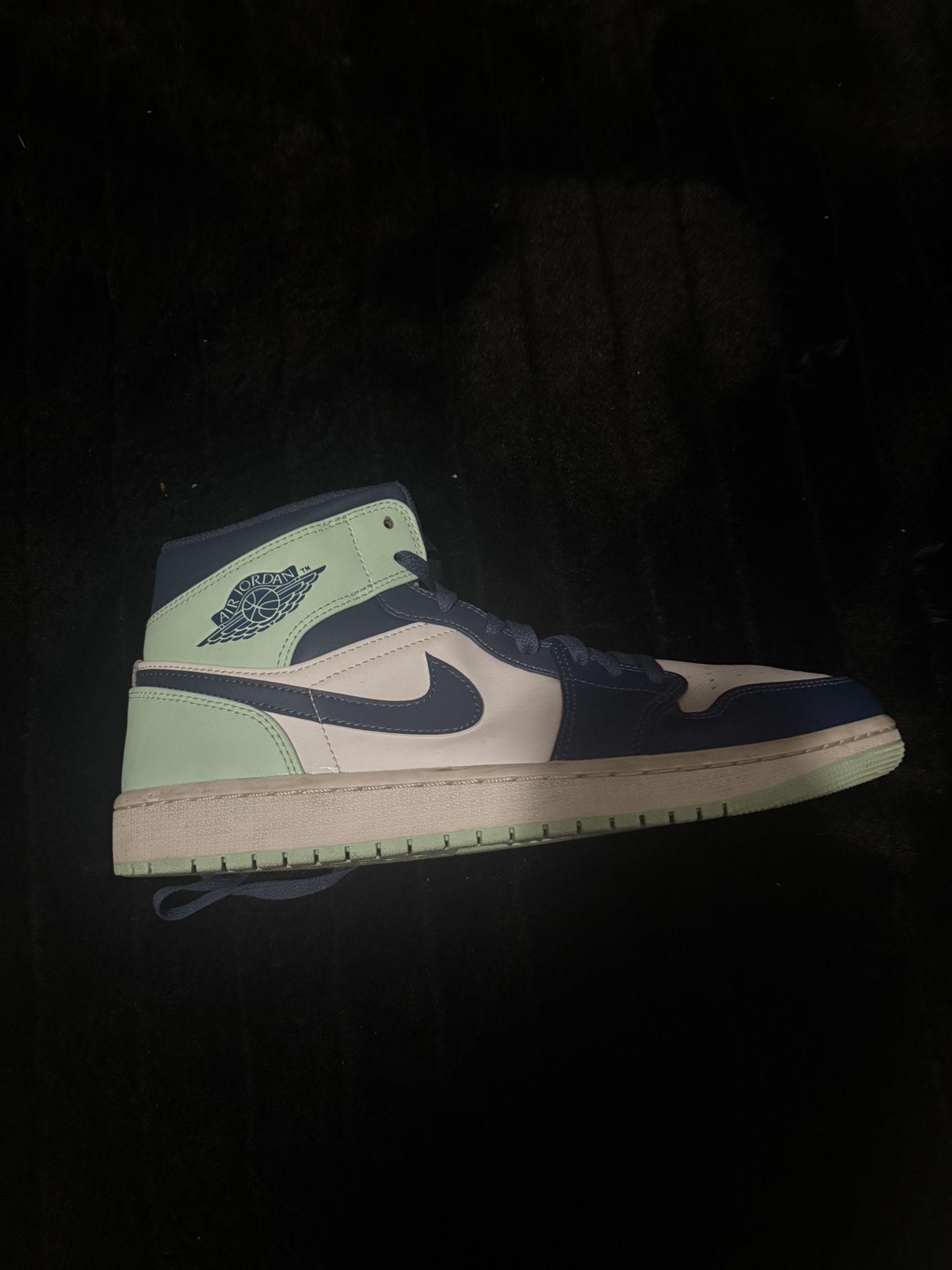 Jordan 1 Mids Size 10