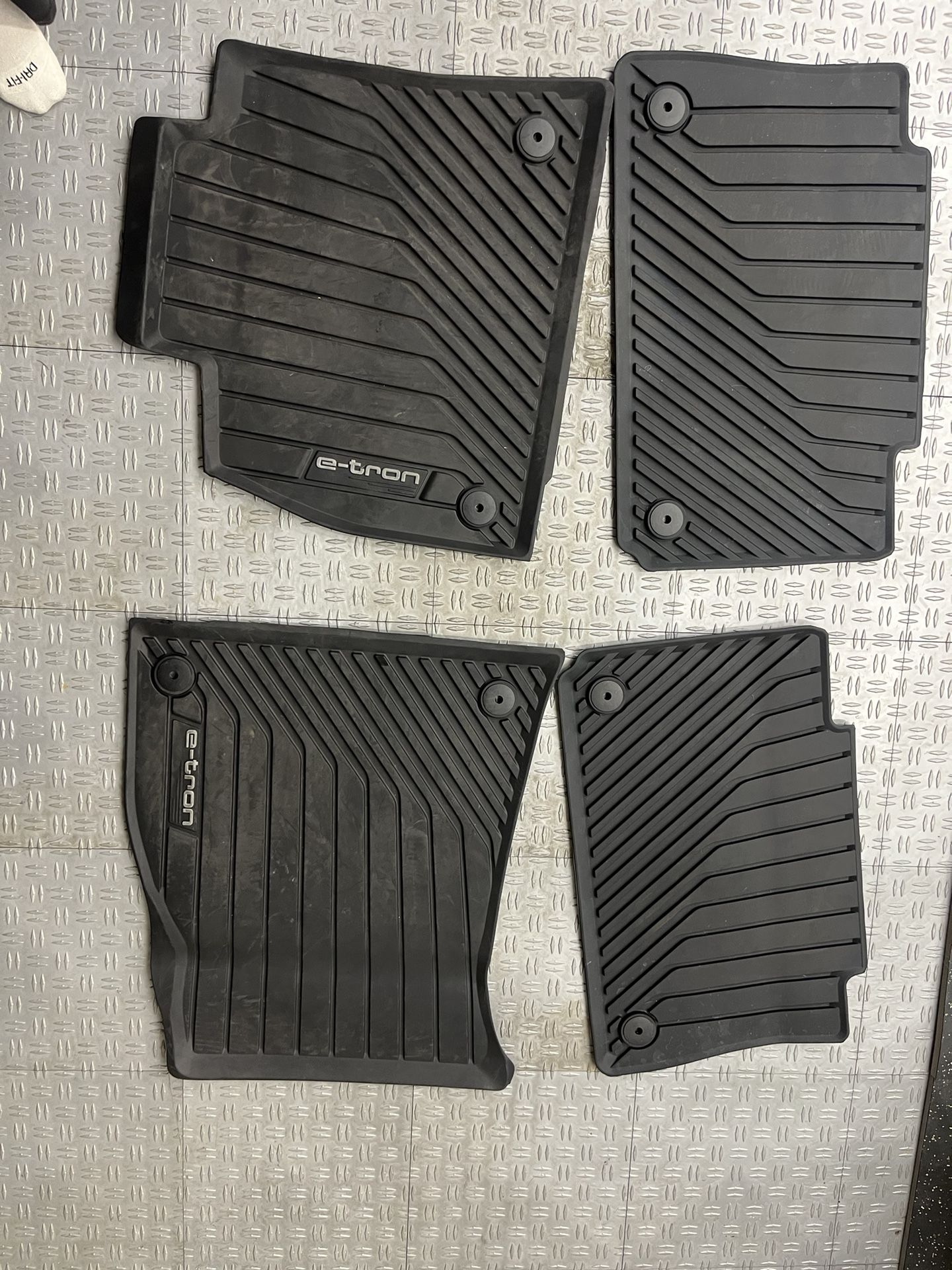 Rubber Audi E-tron Mats