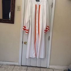 Balfour graduation gawn