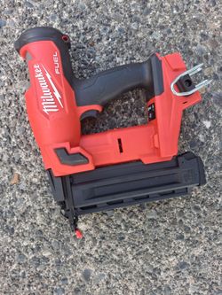 Milwaukee 2746-20 M18 Fuel 18ga Brad Nailer Almost new(Tool Only) pick up fremont sea. No low ball offers please. No trades. Many other tools for sal