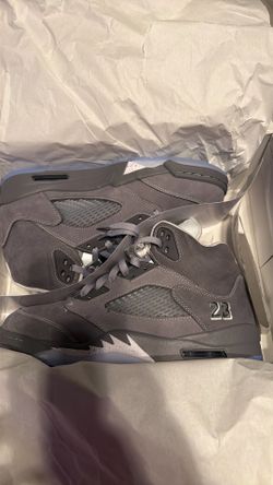 Jordan wolf  grey 5’s