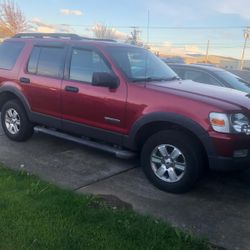 2006 Ford Explorer XLT Sport Utility 4D 