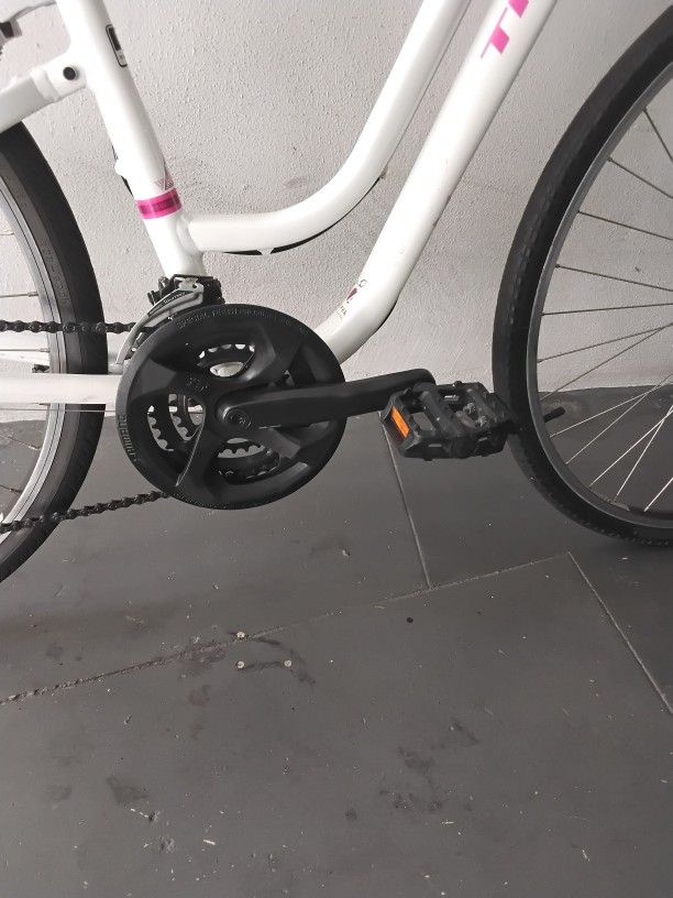 BICYCLE TREK 21 SPEED SIZE 29 BRAND NEW