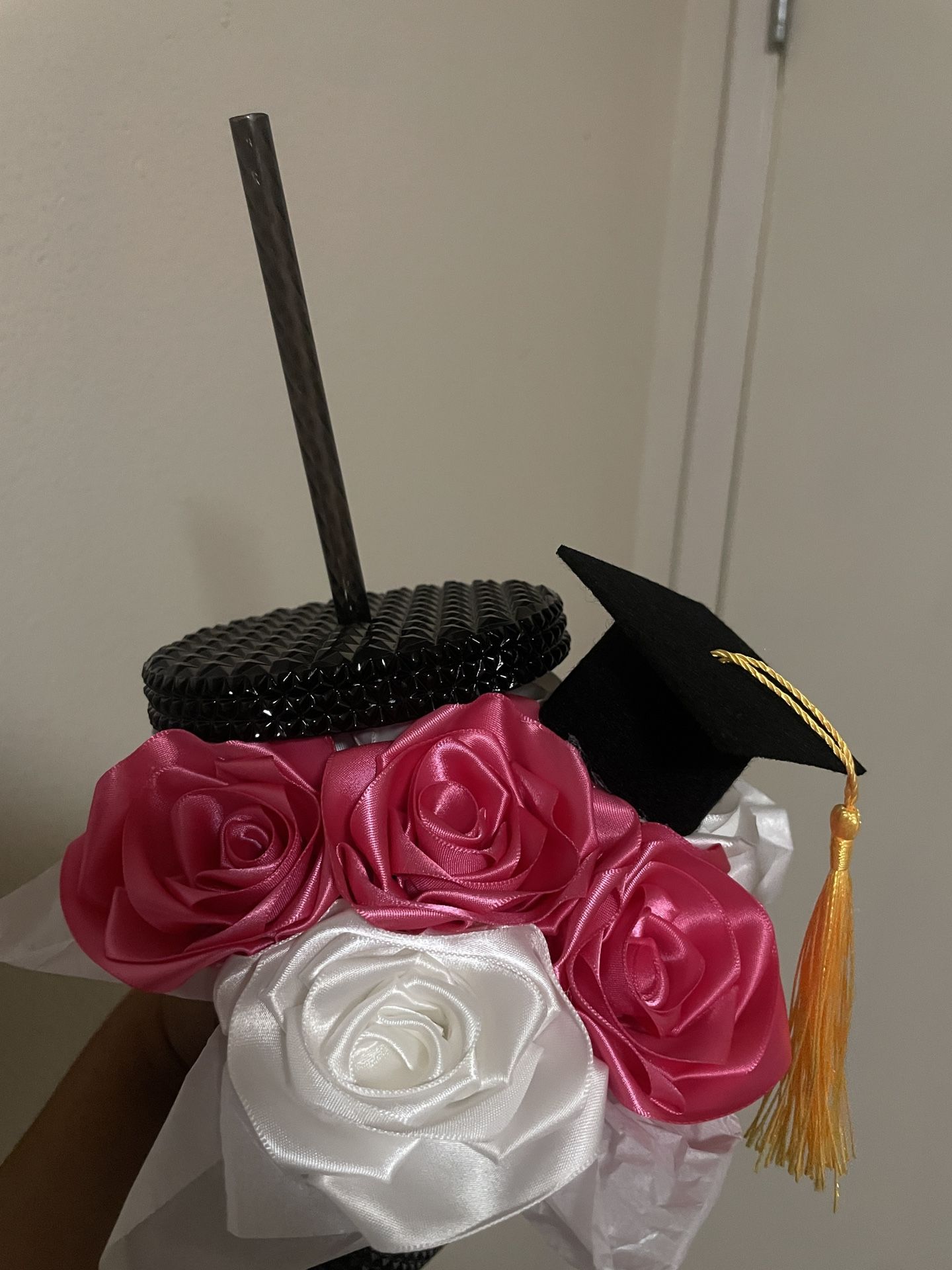 GRADUATION CUP SND BOUQUET