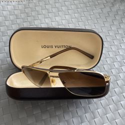 LOUIS VUITTON SUNGLASSES IN GREAT CONDITION 