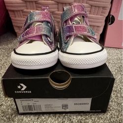 Huaraches - 6c And Converses - 5c 