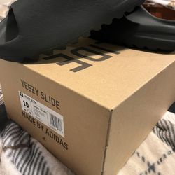 yeezy slide 