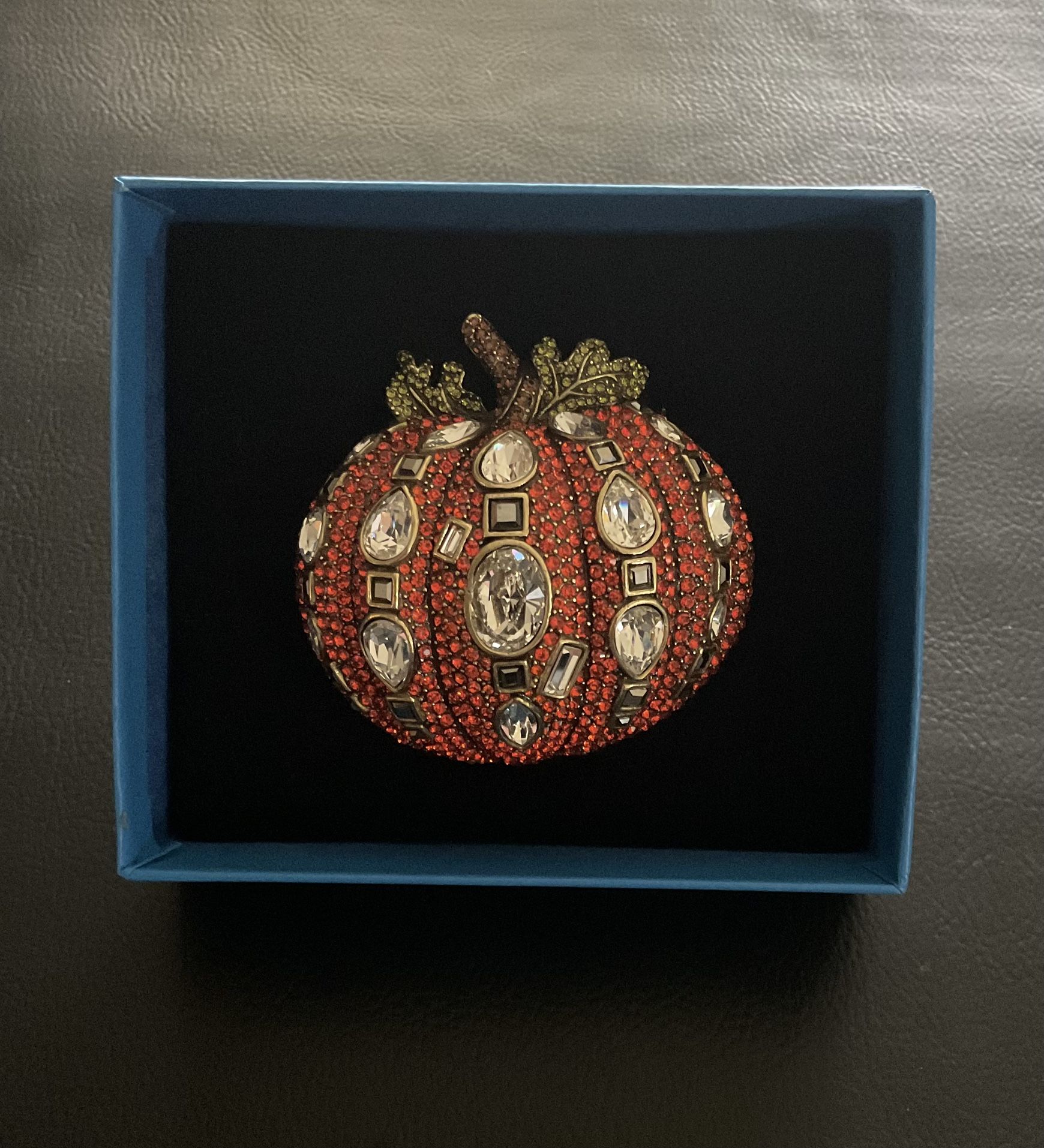 New Holiday Beautiful Pin Brooch
