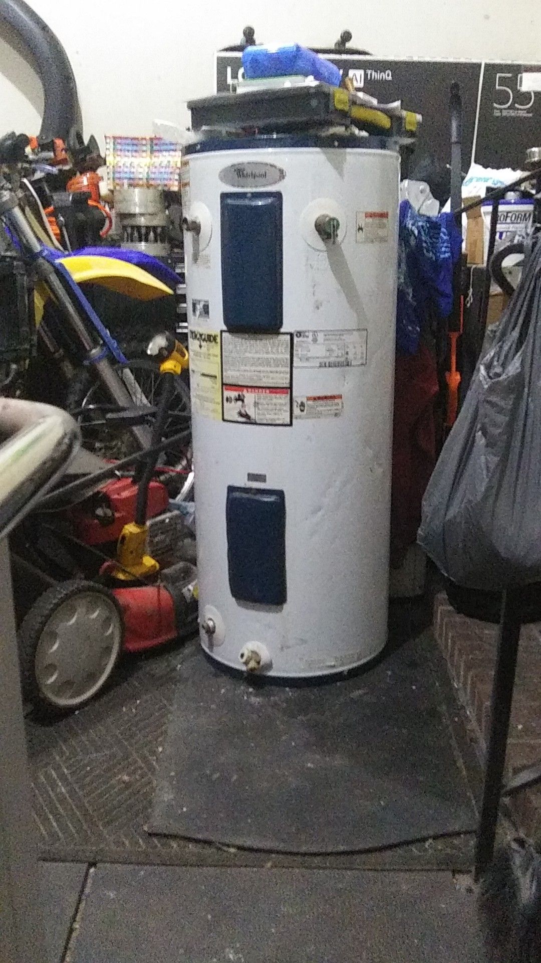 Whirlpool 30 gal water heater for Sale in Raeford, NC OfferUp