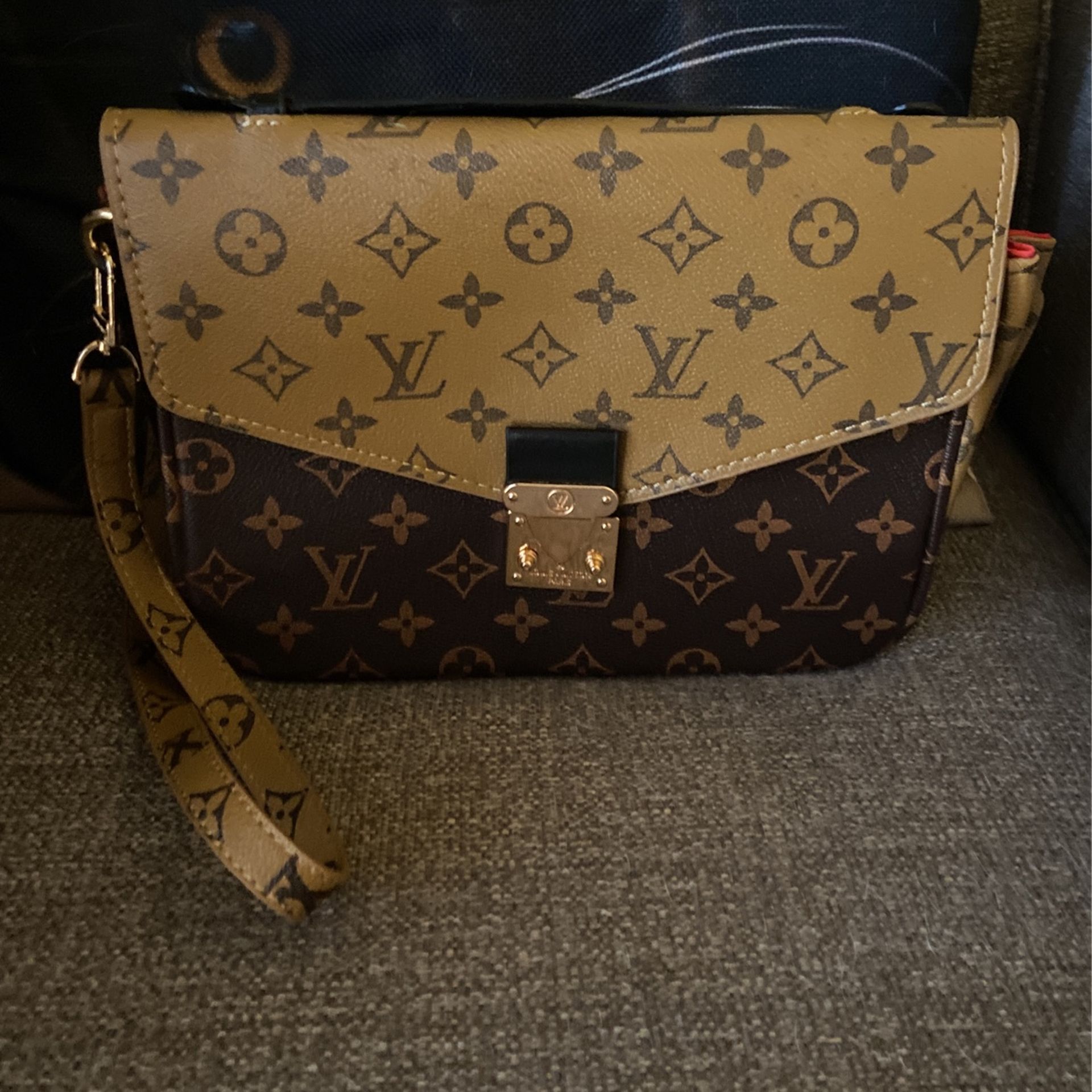 POCHETTE MÉTIS LV