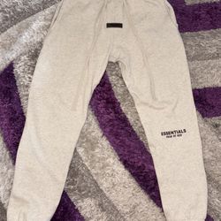 “SEND BEST OFFER” Light GreySlightly Used Essential Sweatpants