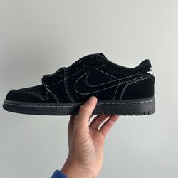 Travis Scott Jordan 1s