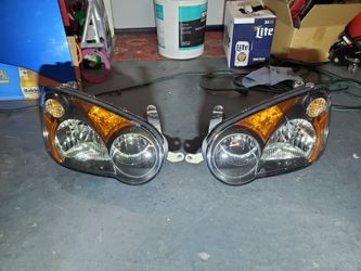 2005 wrx sti headlights in good condition.