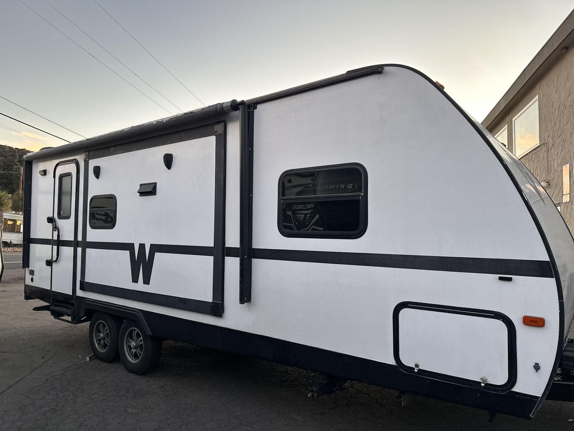 2014 Winnebago Minnie 2351DKS