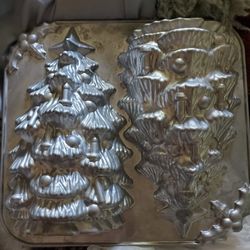 Nordic Ware 3d Christmas Tree Cake Pan for Sale in Redlands, CA - OfferUp