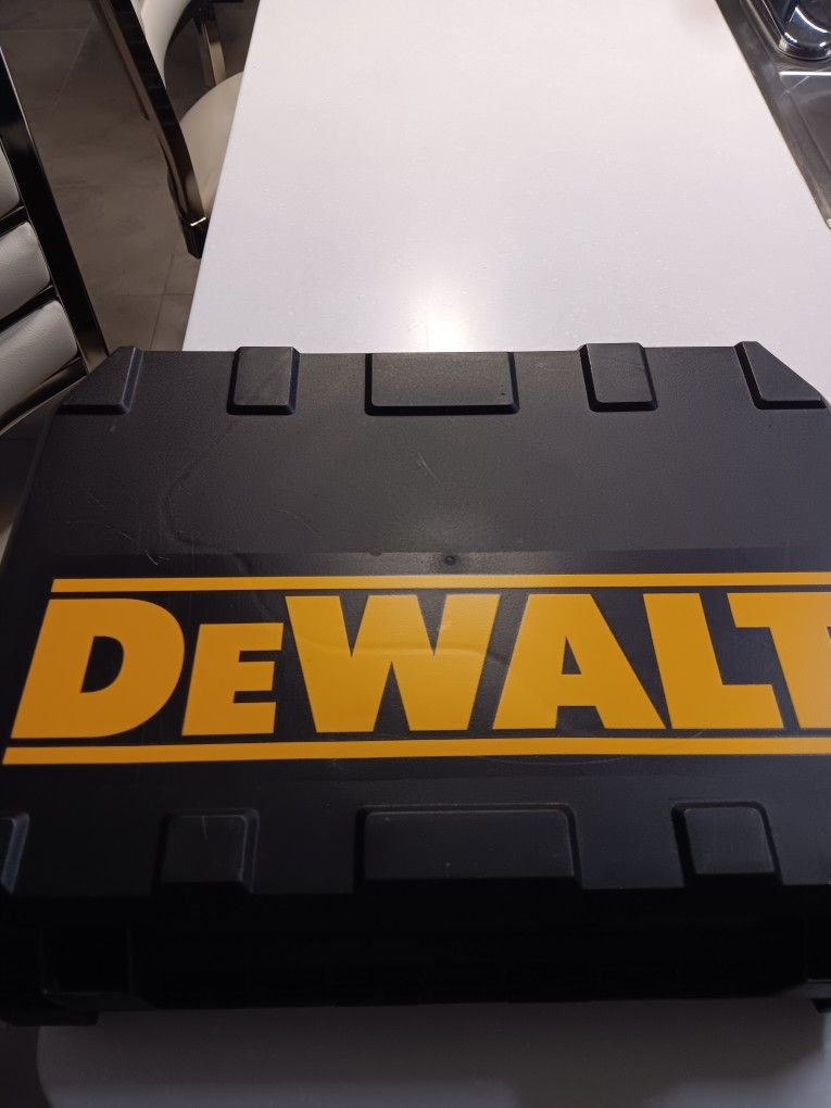 Dewalt Drill Set 