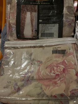 Window panels and valences