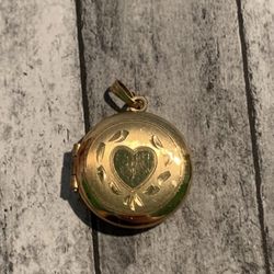 14K gold filled vintage heart locket 4.0 grams 