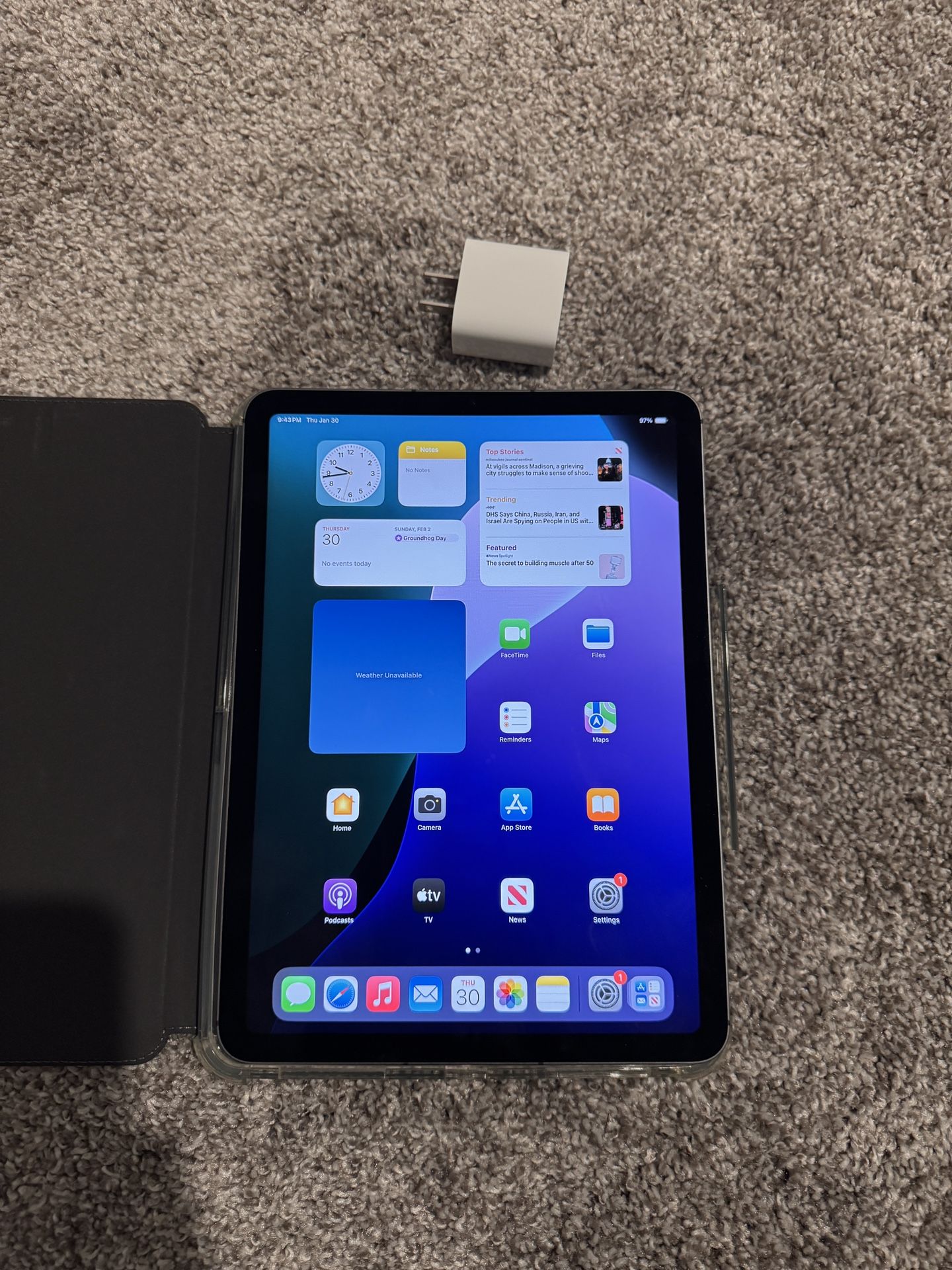  Apple iPad Air (5th Gen): with M1 chip, 10.9-inch Liquid Retina Display, Wi-Fi 6 + 5G Cellular, Touch ID, Space Gray