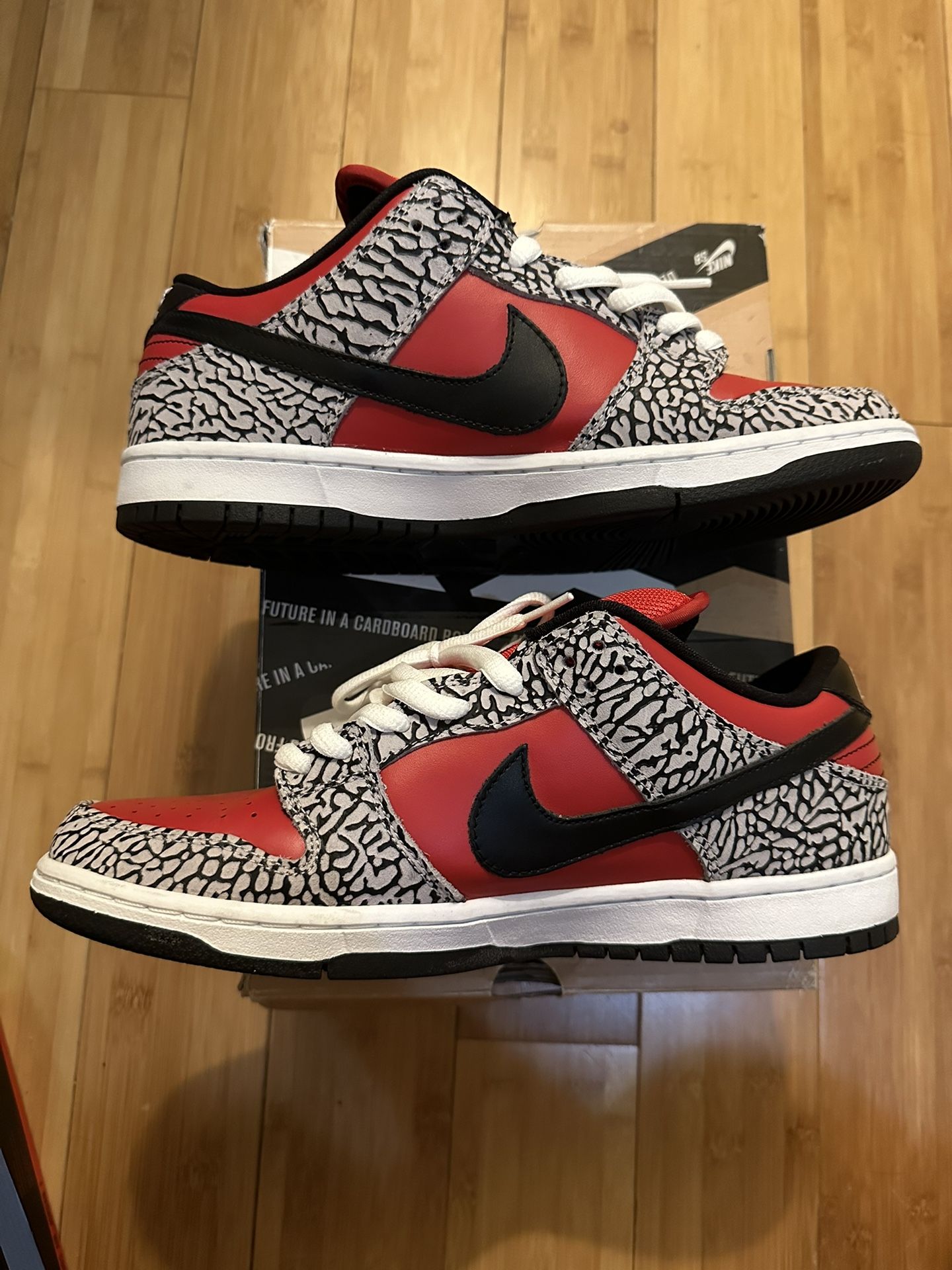 Supreme Red Cement 2012 - Sz 10