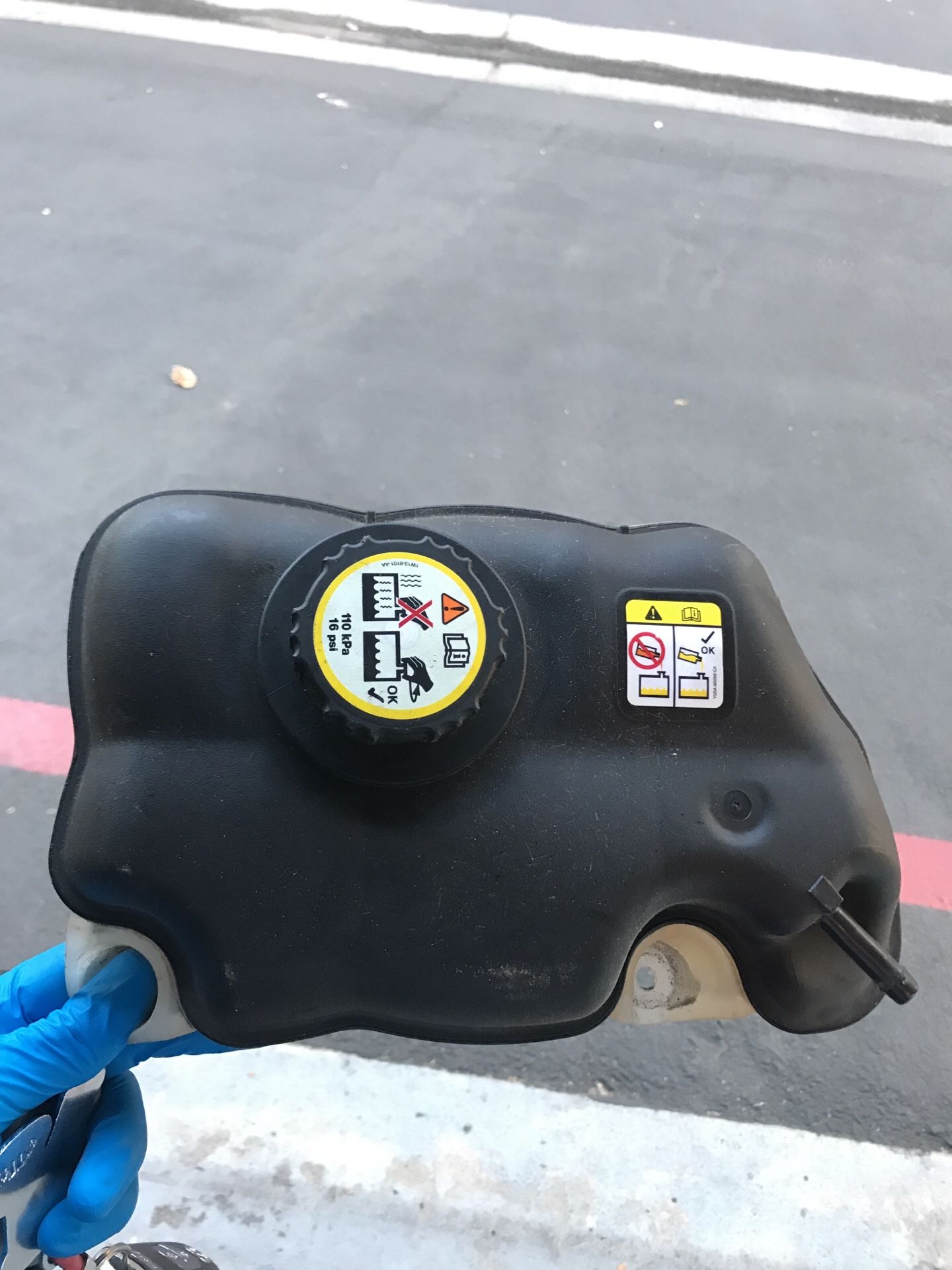 2009 mustang gt coolant reservoir