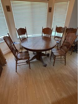 Oak Dining Table with 6 chairs