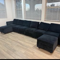 Black Sectional Couch 