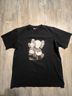 Kaws & Uniqlo tee