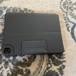 Logi iPad Case With Keypad 