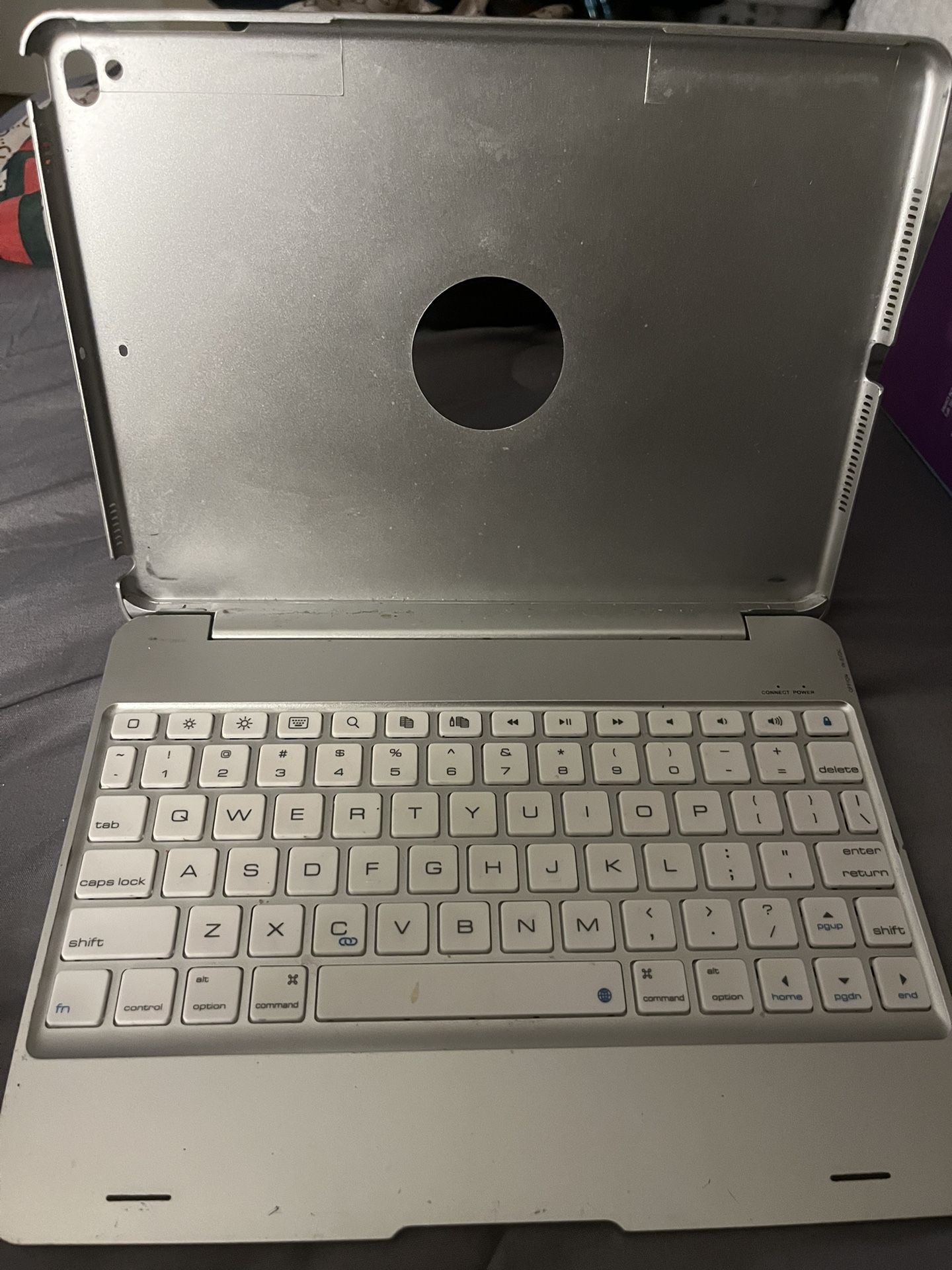 iPad Generation 6 Keyboard Case