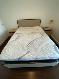 Full size mattress