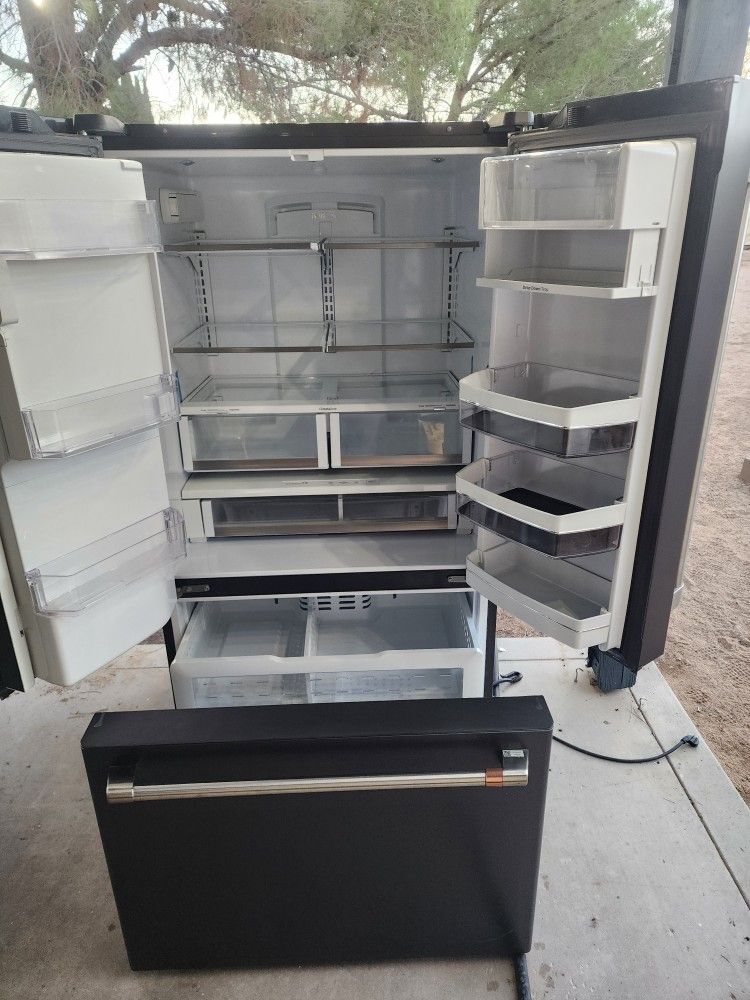 GE Cafe Black Slate Stainless Steel Full Size Refrigerator