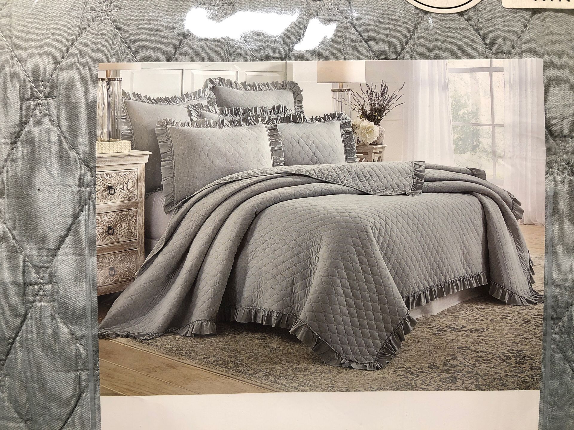 New King Size Quilt Set with Pillow Shams Levtex Home “Sandwashed”