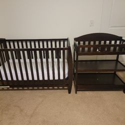 3 In 1 Crib and Changing Table 