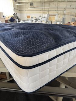 Queen Pillow Top Mattress
