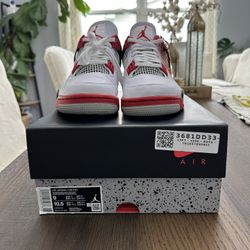 Nike Air Jordan 4 Fire Red Size 9 Brand New 2020