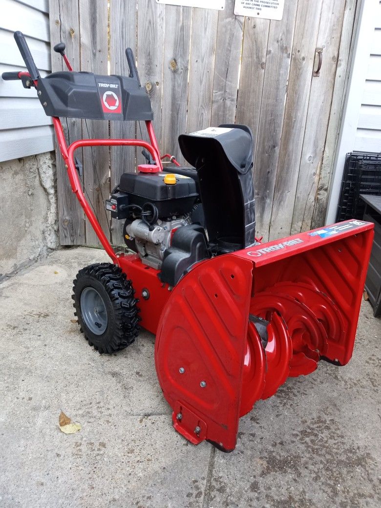Troy-Bilt 24" Inch 2-Stage Gas Self Propelled Snowblower With Electric Start