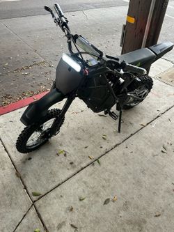 H3 Electric Dirt Bike come with a 3500W motor, 48V 23Ah battery, 220 Nm torque