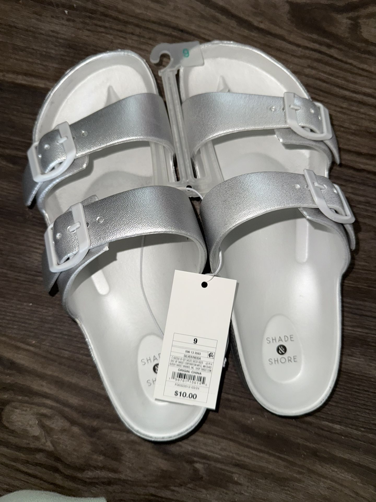 Size 9 Women NWT